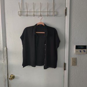 Black Button down Collared Cropped Shirt from Love Culture - L